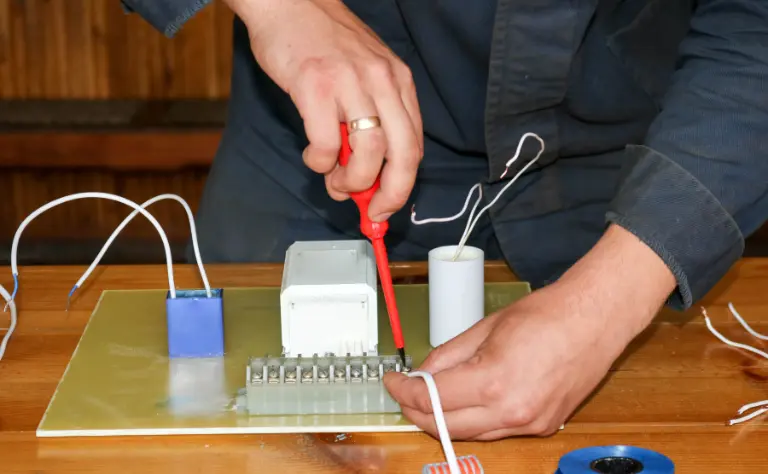 كيف اتعلم الكهرباء المنزلية بسهولة؟